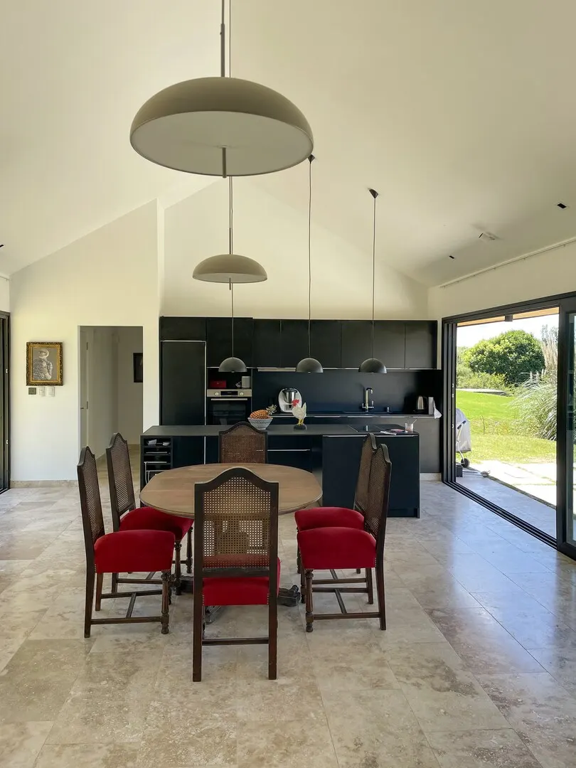 Dining area - 5 photos